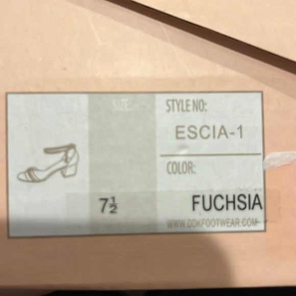 ⭐️NIB - Kayleen Fushcia Ankle Chain Strap Heels - Womans Size 7.5 - Picture 3 of 3